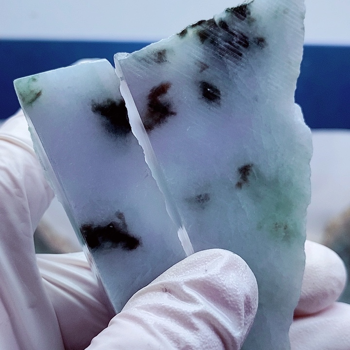 翡翠颈饰未镶嵌缅甸翡翠A货边角