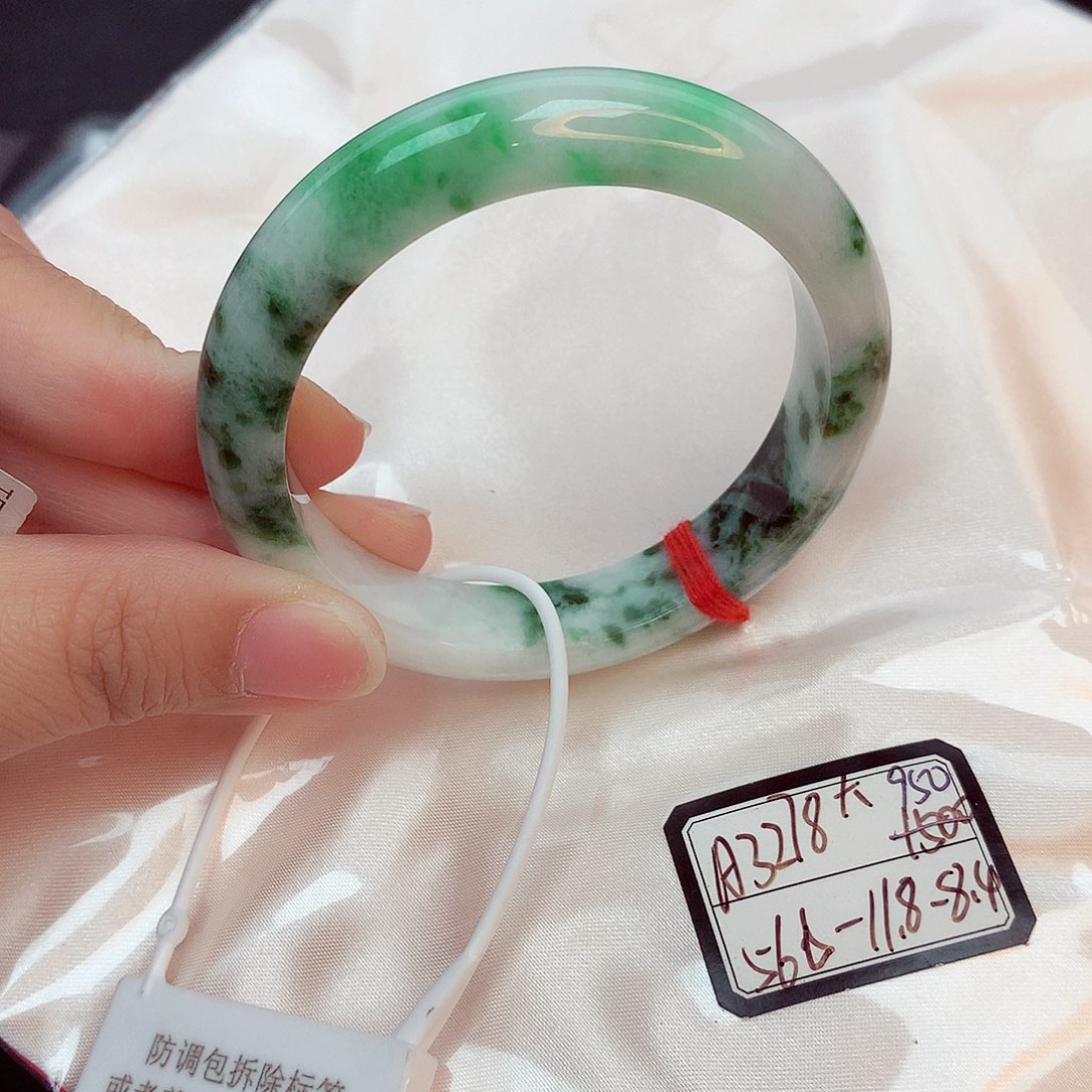 翡翠未镶嵌手镯缅甸翡翠