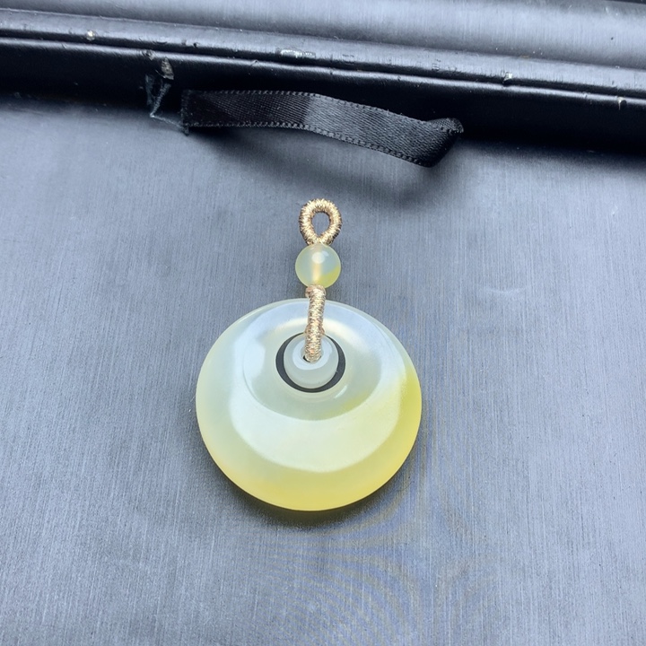 陈***白石英质玉（黄龙玉）未镶嵌吊坠(不含链)