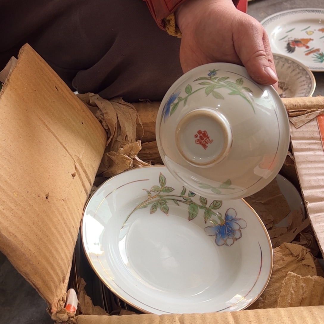 其他陶54头手绘一枝花餐具