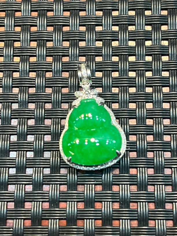 天然翡翠A，18k镶葫芦吊坠