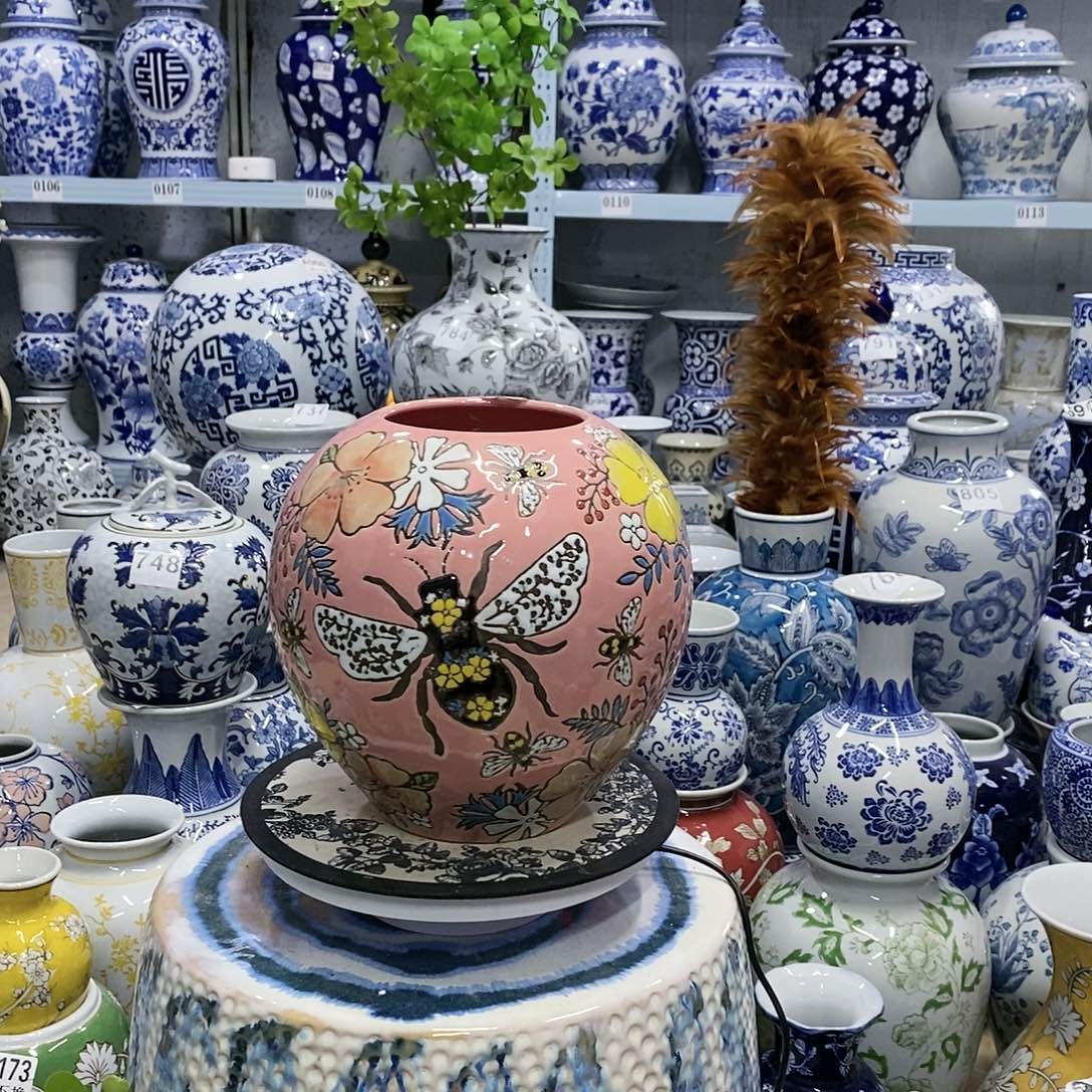 【闪购商品】摆件大肚瓶瓷器……………………