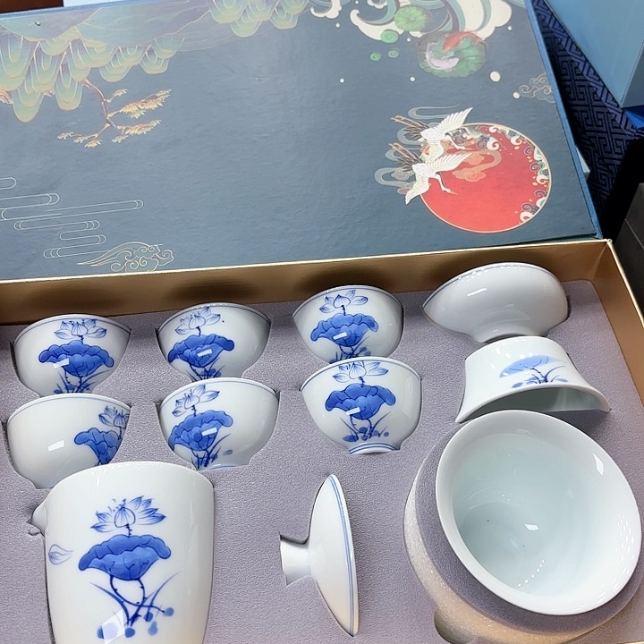 孤品茶具套装等。        