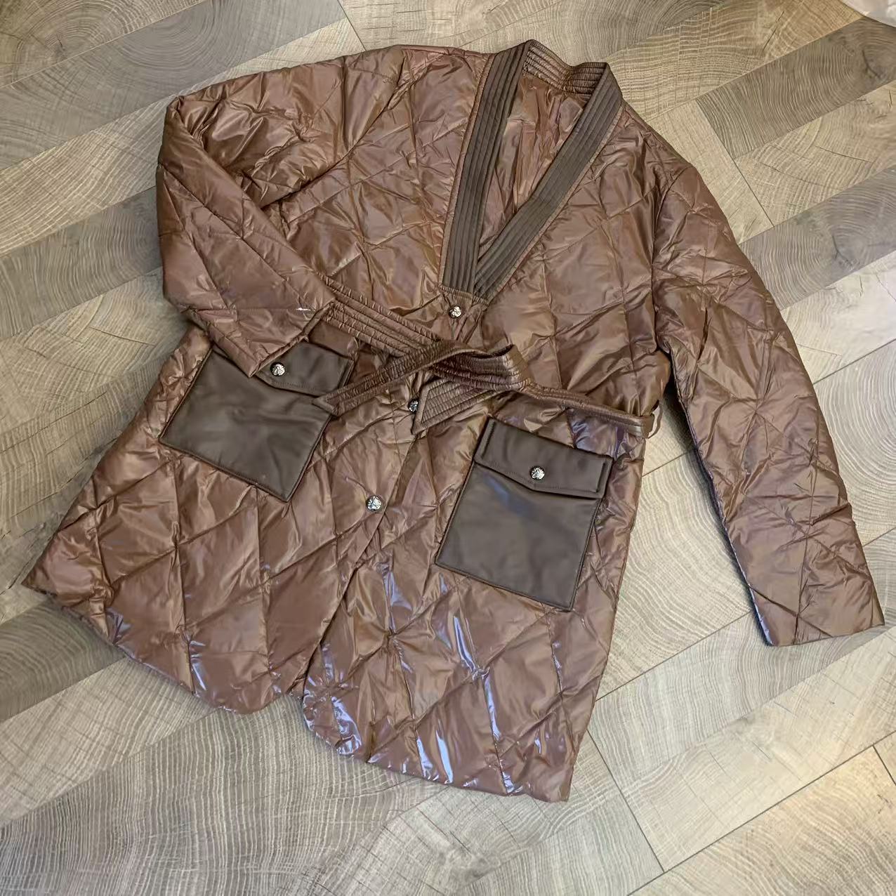 和服领皮兜亮扣羽绒服2715