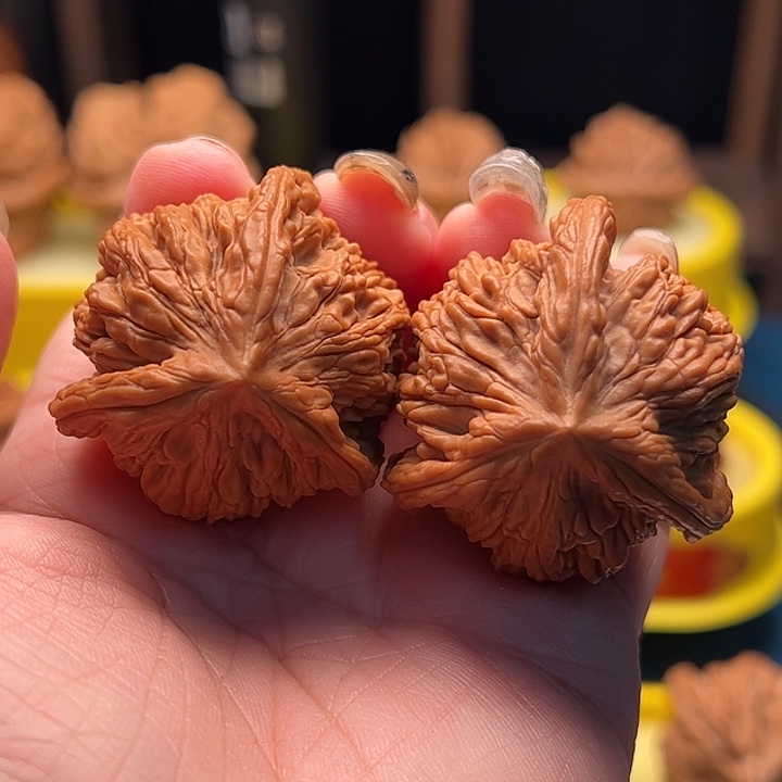 吊坠文玩核桃虎头三棱 39尺 全品