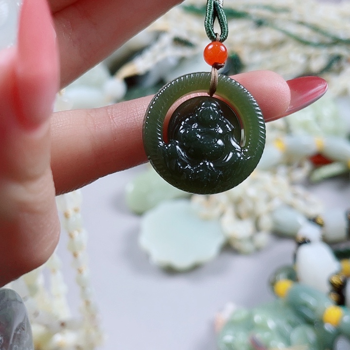 颈饰未镶嵌和田玉