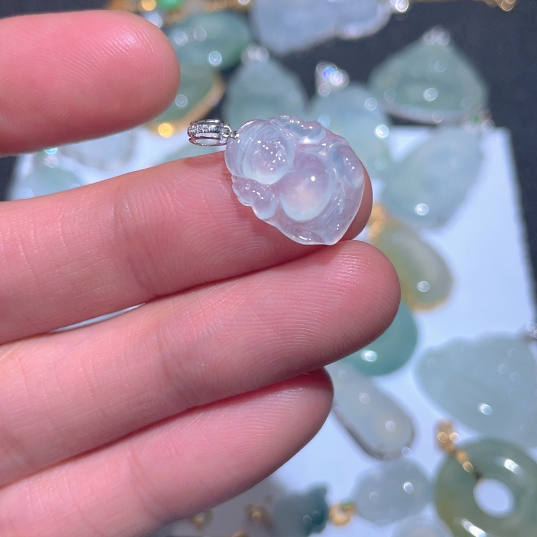 翡翠颈饰18K金镶嵌翡翠