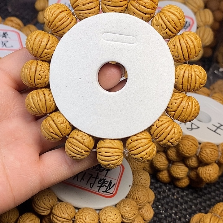 格***巫桃核手串金鱼肚1.8