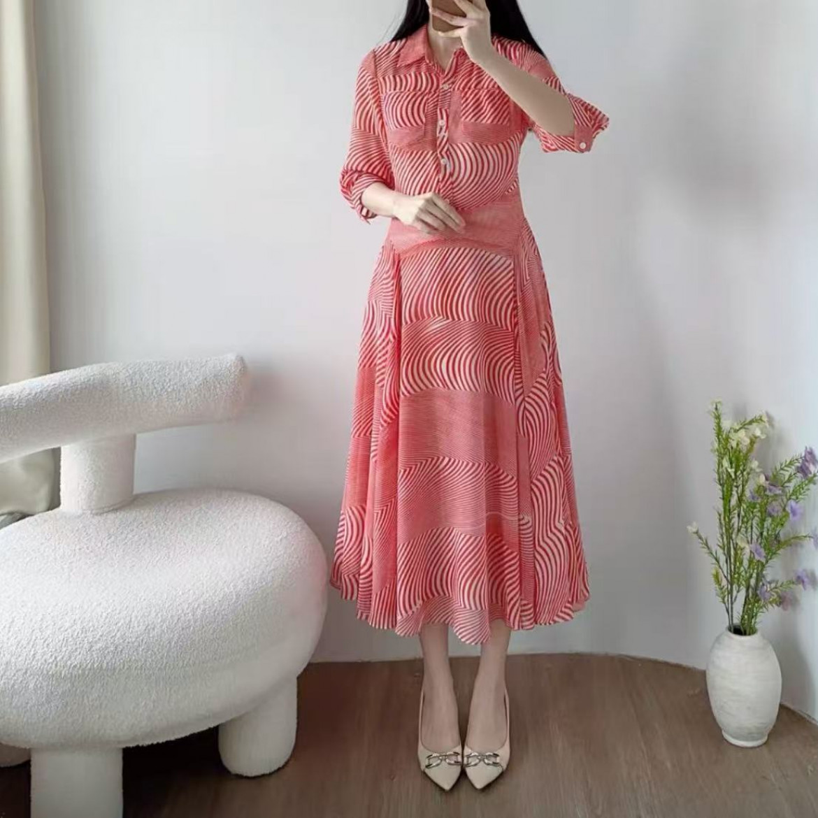 GXO夏季新款几何印花收腰V领气质连衣裙LYQ0104