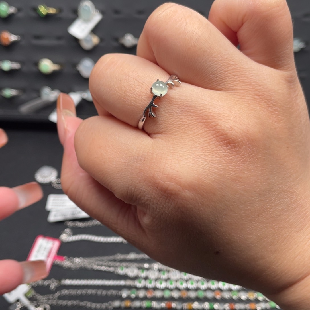 翡翠戒指银S925镶嵌戒指