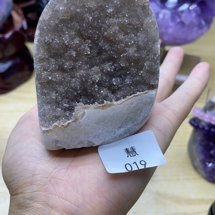 未镶嵌水晶大型摆件（非配饰）