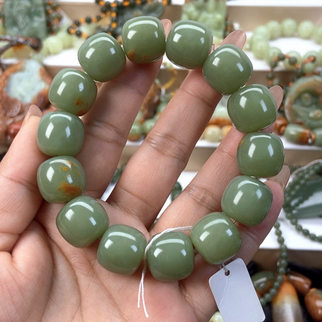 透闪石质玉手串未镶嵌s****u