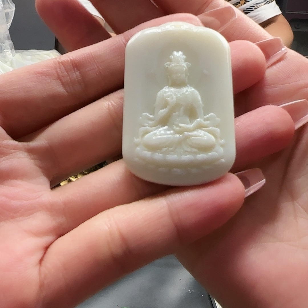 和田玉（糖玉）未镶嵌颈饰
