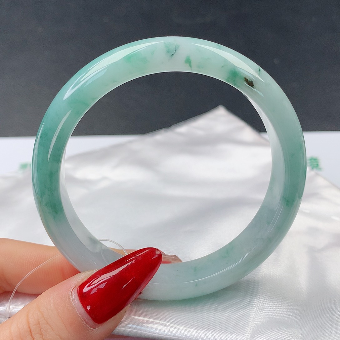 翡翠手镯未镶嵌0051正57.5