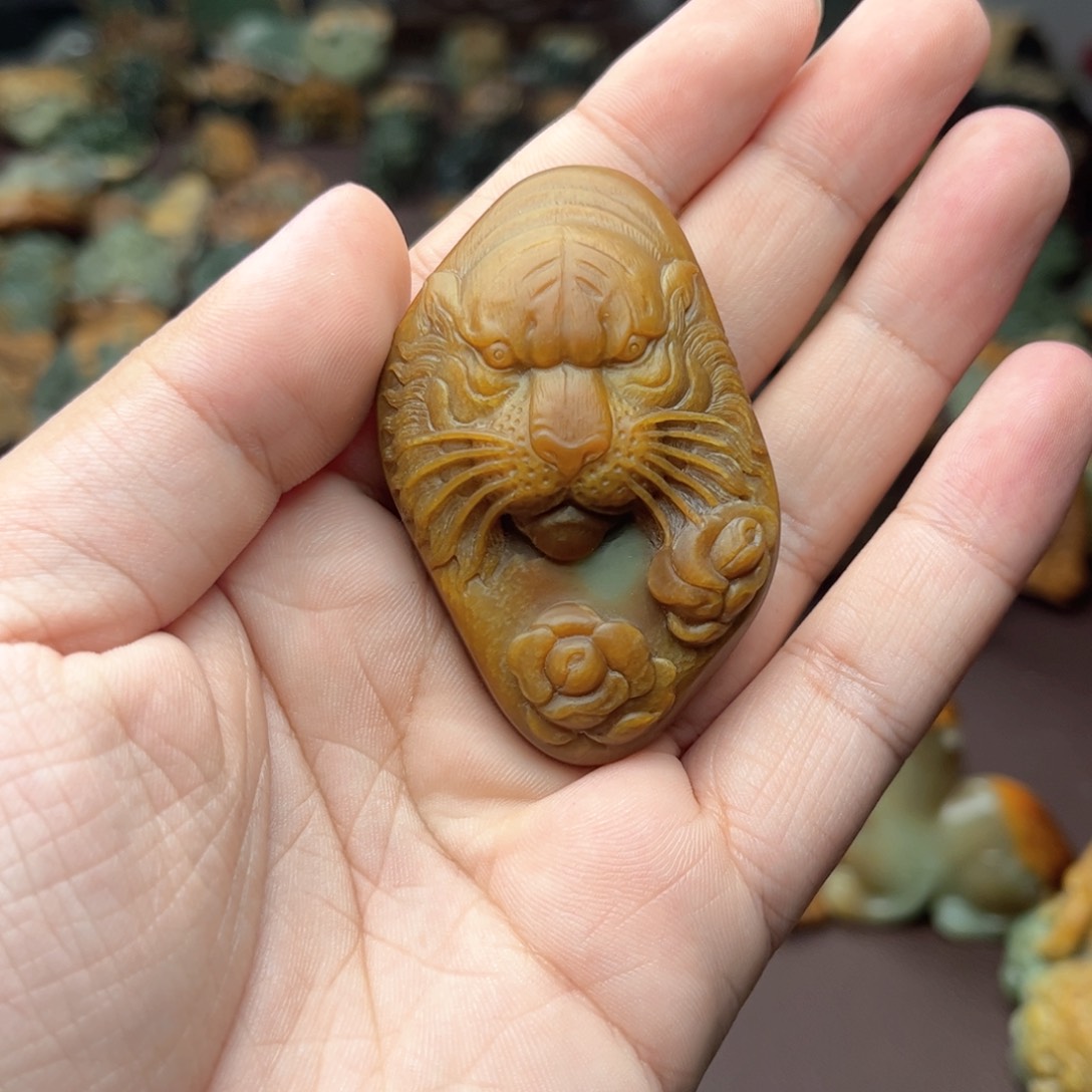 岫岩河磨玉（透闪石质玉）吊坠未镶嵌