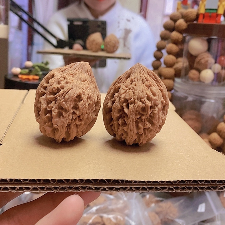 【闪购商品】文玩核桃把件40.5大古石