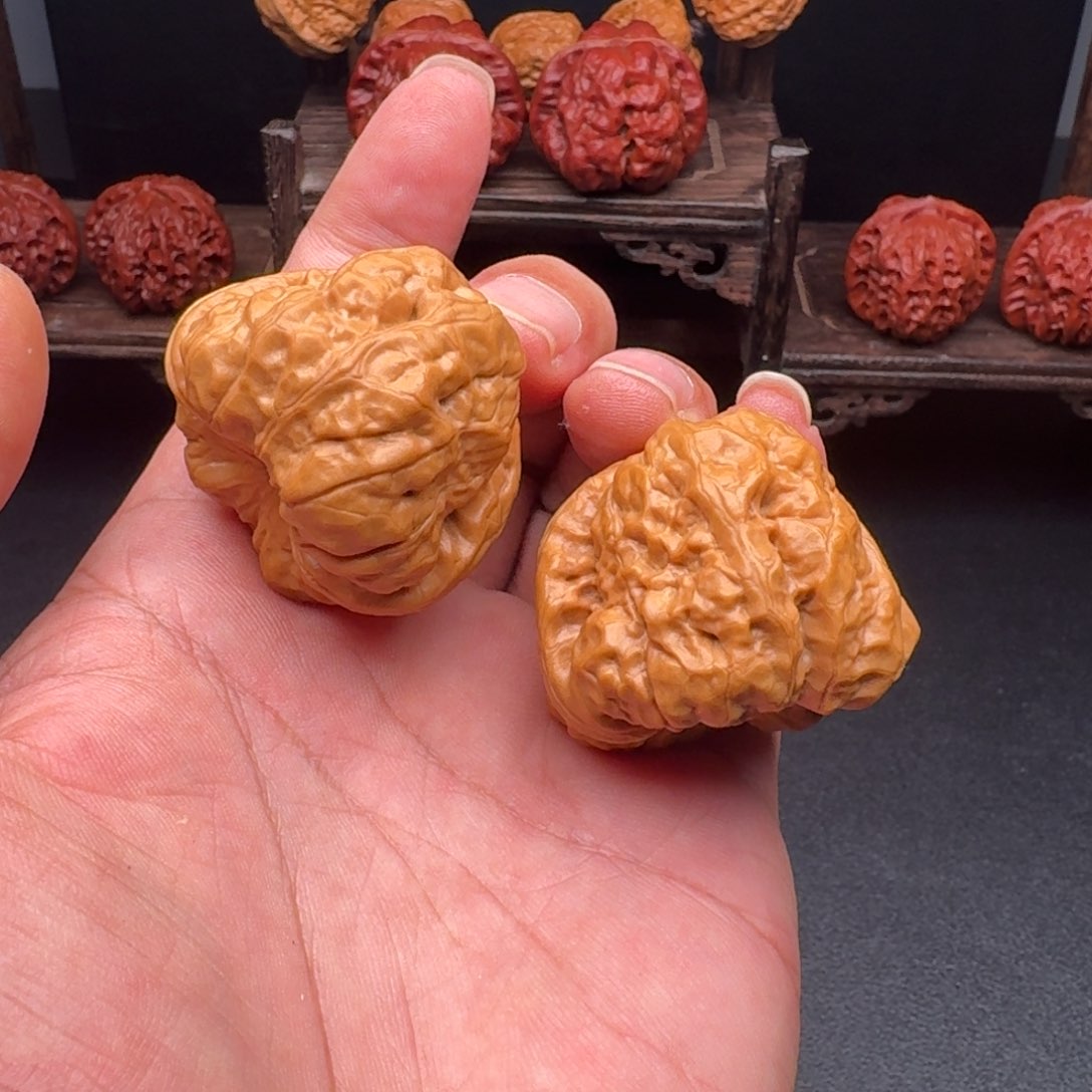 文玩核桃吊坠蛤蟆头40