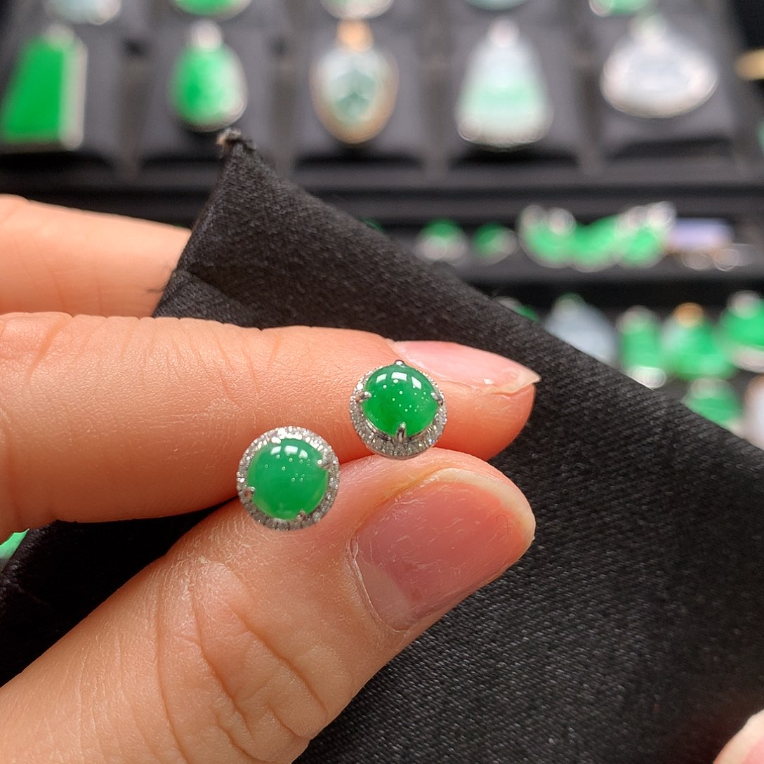 翡翠18K金镶嵌耳饰耳钉