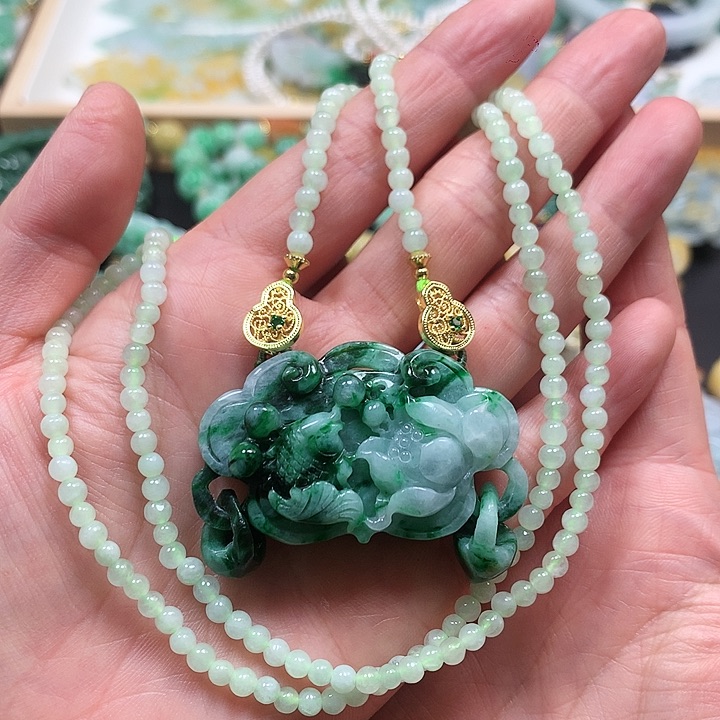 翡翠颈饰未镶嵌吊坠