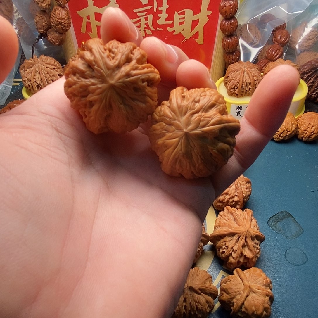 挺***孟文玩核桃把件铁锤三棱