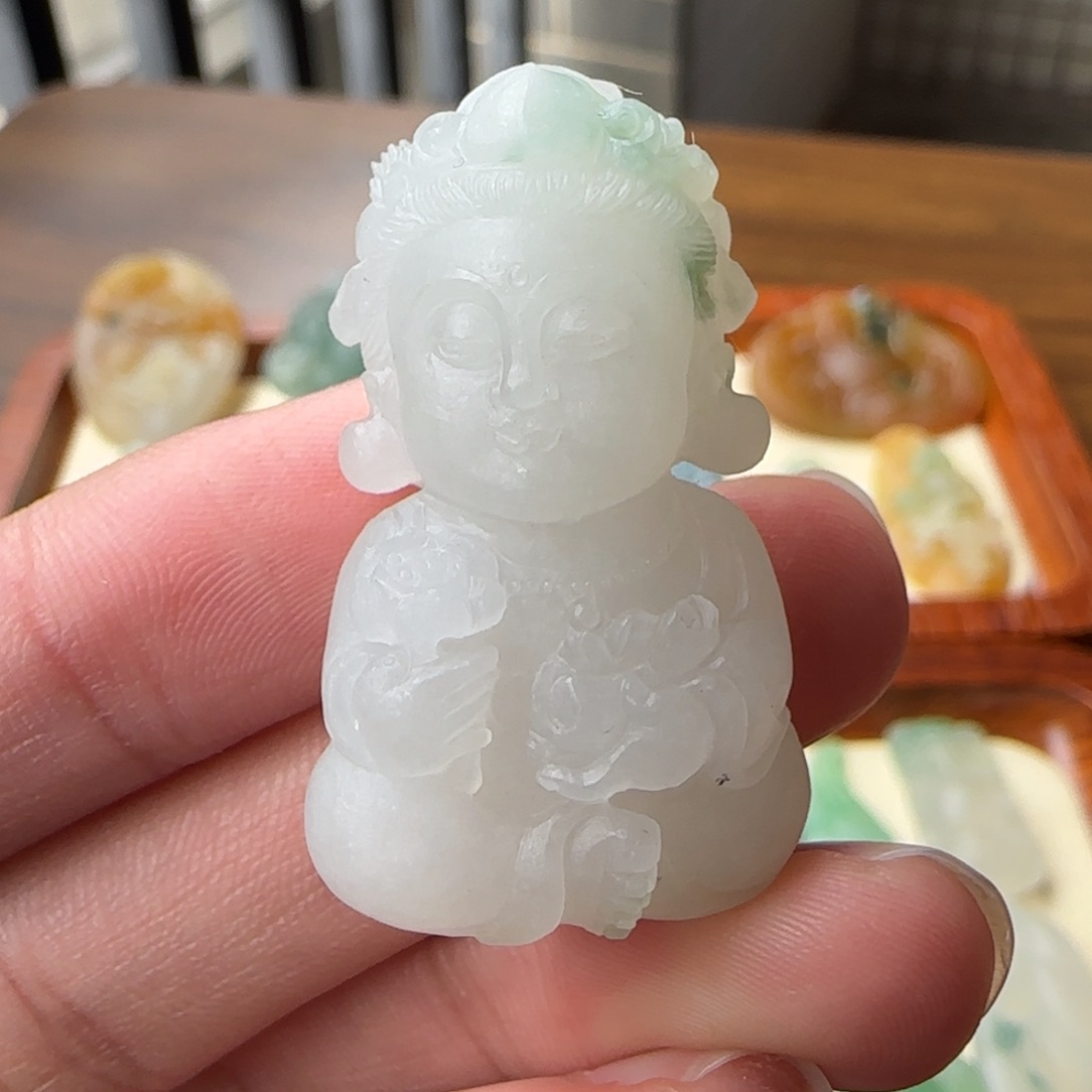 定制翡翠未镶嵌观音