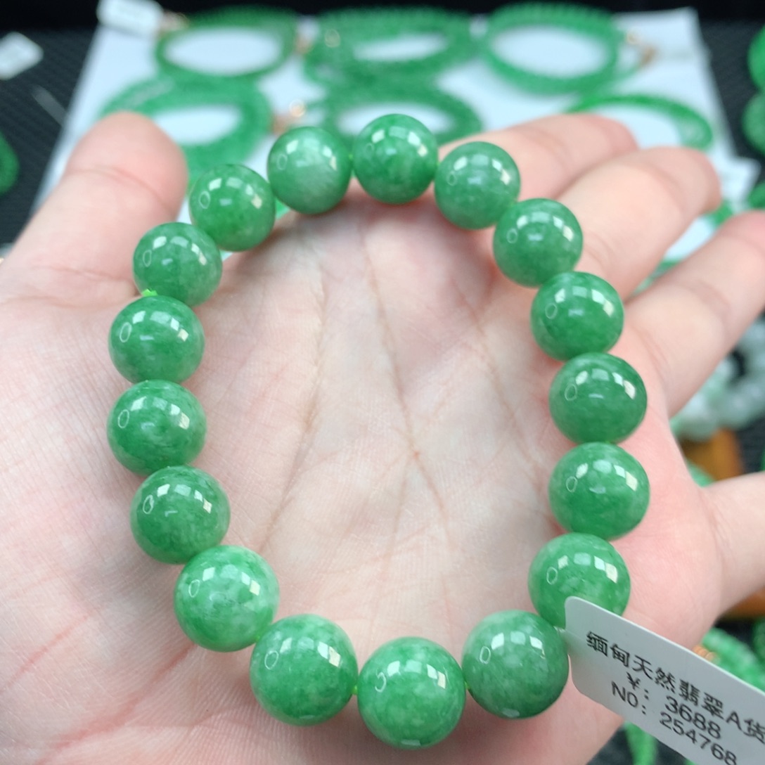 翡翠手链未镶嵌翡翠