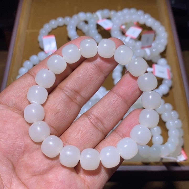 J***M和田玉（白玉）未镶嵌颈饰