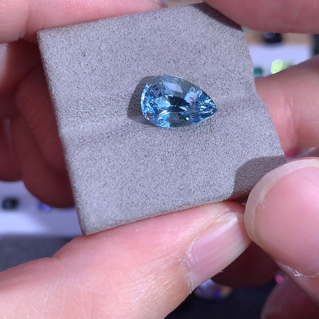 海蓝宝石笔搁未镶嵌3.035ct