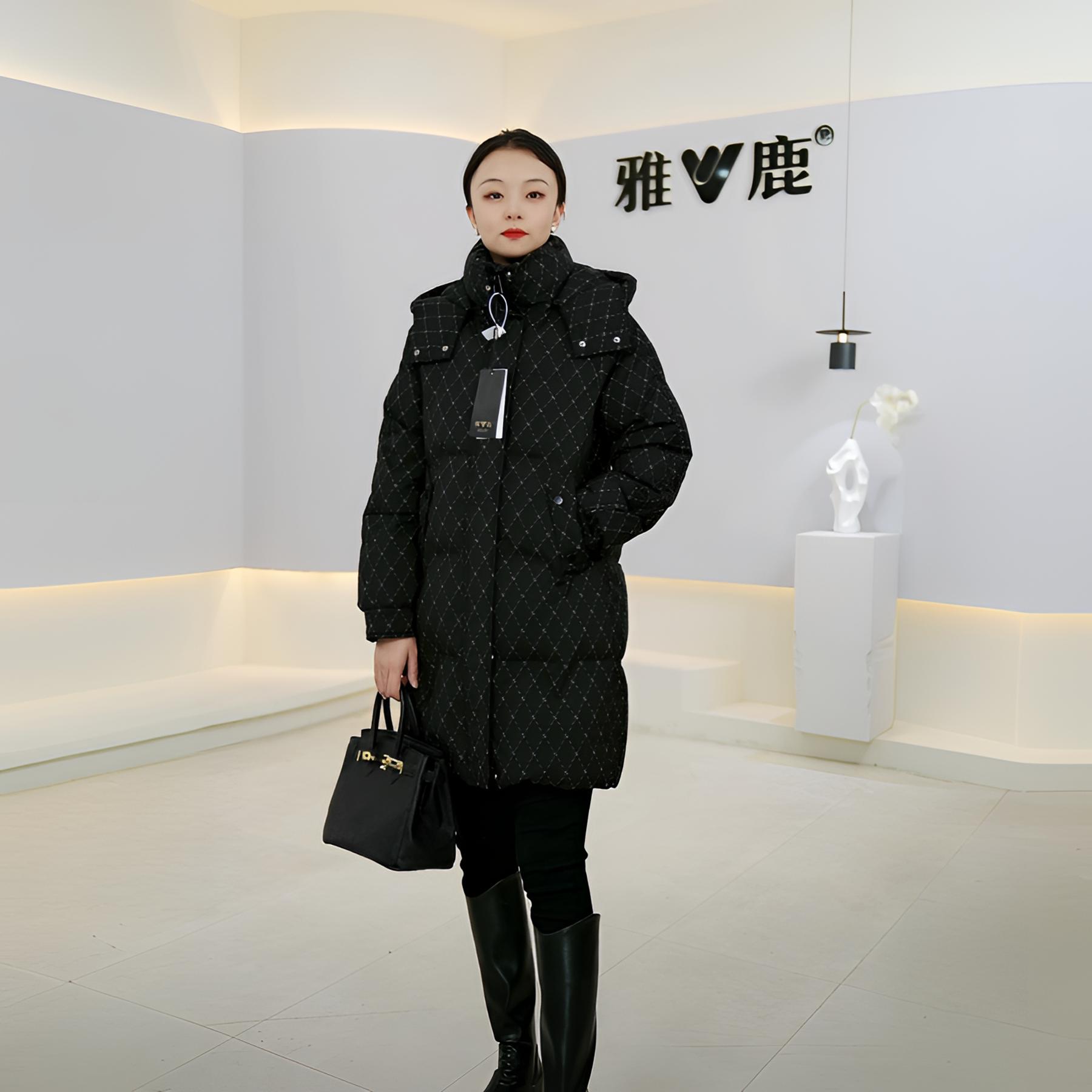 V/雅鹿YQX01Z0089T新款中长款90%白鸭绒羽绒服时尚连帽女士外套