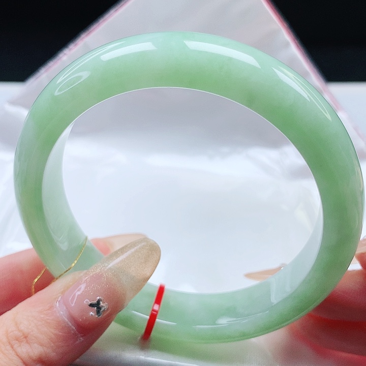 翡翠手镯未镶嵌城*堡60.5 正圈