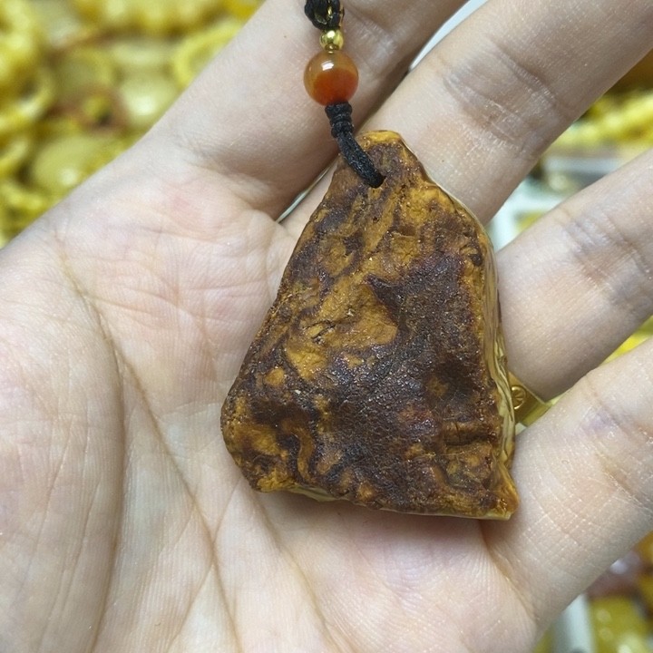 蜜蜡未镶嵌裸石吊坠