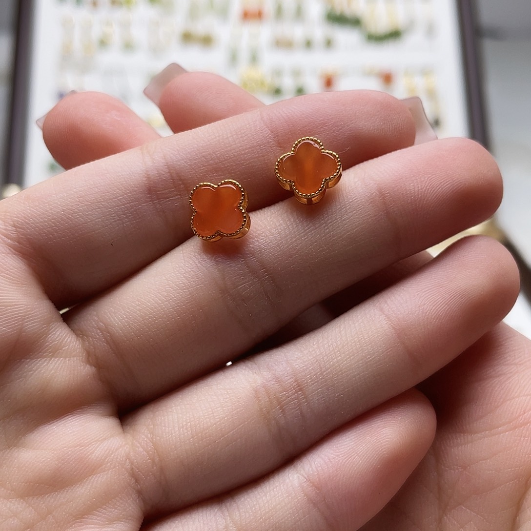 和田玉未镶嵌耳饰