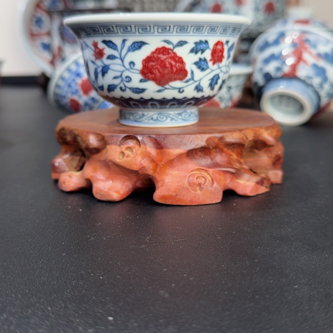 7***过青花釉里红四季花卉压手杯