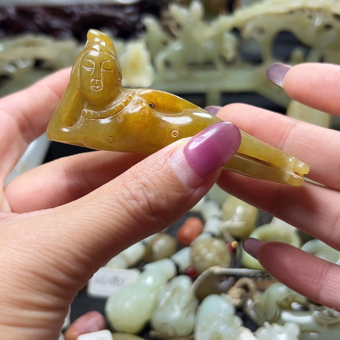 和田玉（糖玉）未镶嵌颈饰