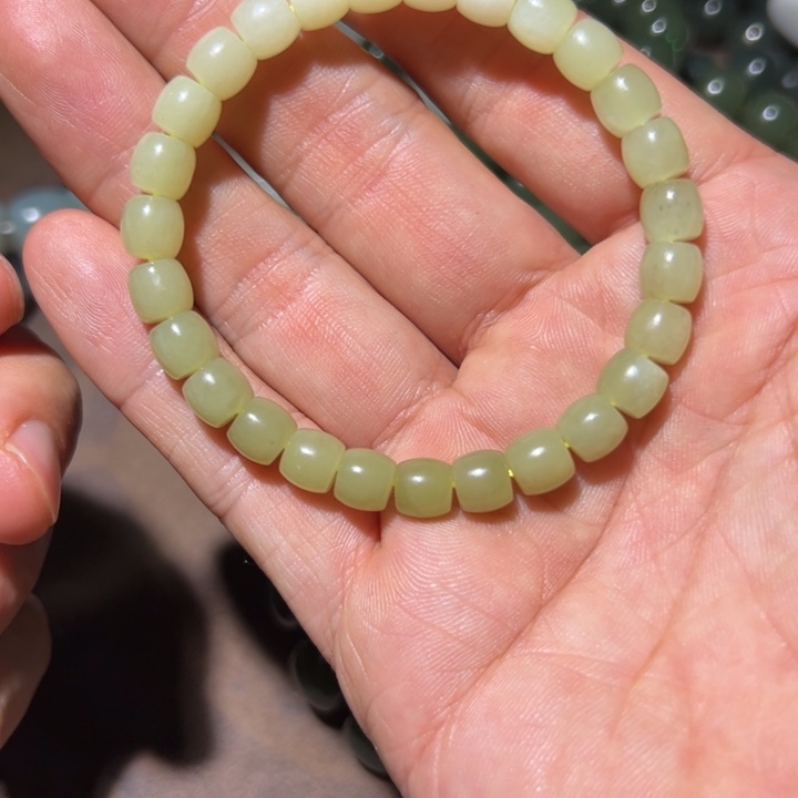 颈饰未镶嵌和田玉（糖玉）