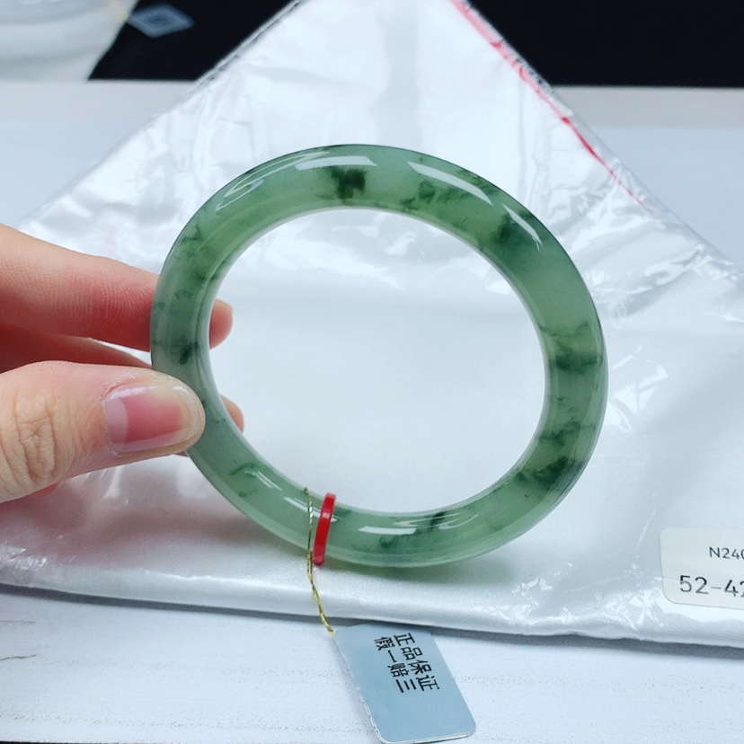 【闪购商品】翡翠手镯（圆镯）未镶嵌天然缅甸a货手镯52