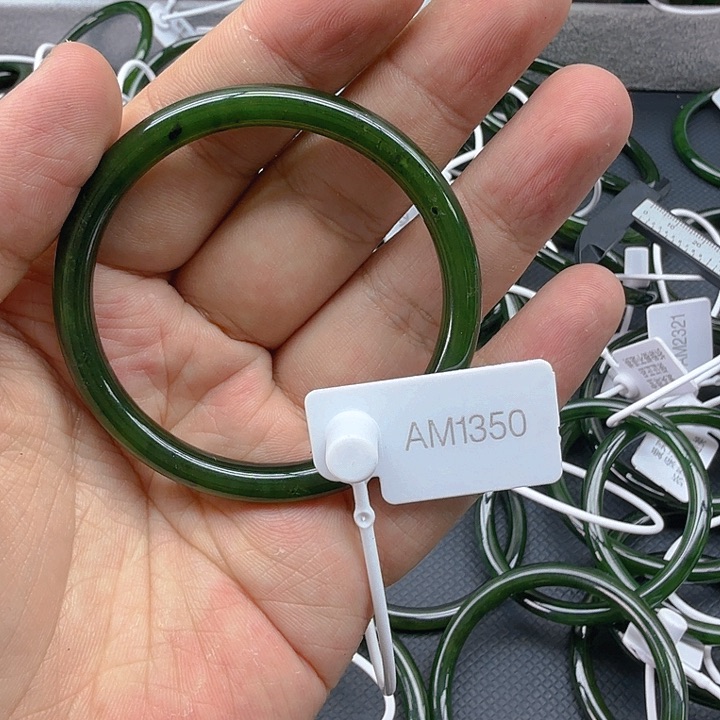 和田玉（碧玉）手镯未镶嵌55.5