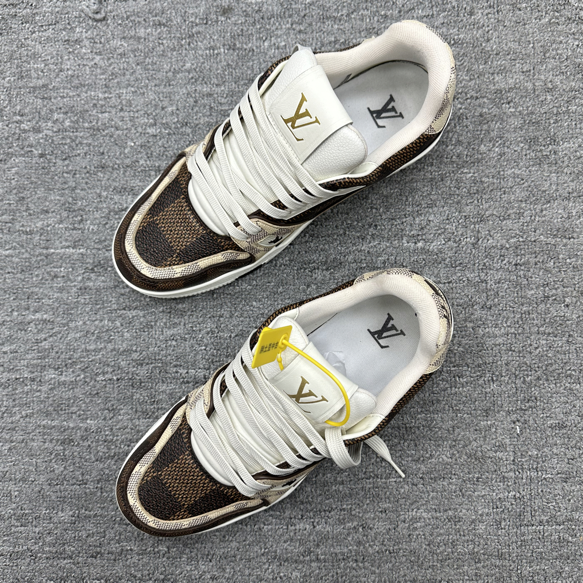 99新 LouisVuitton/路易威登 40.5lvtrainer白棕色棋盘格板鞋99新