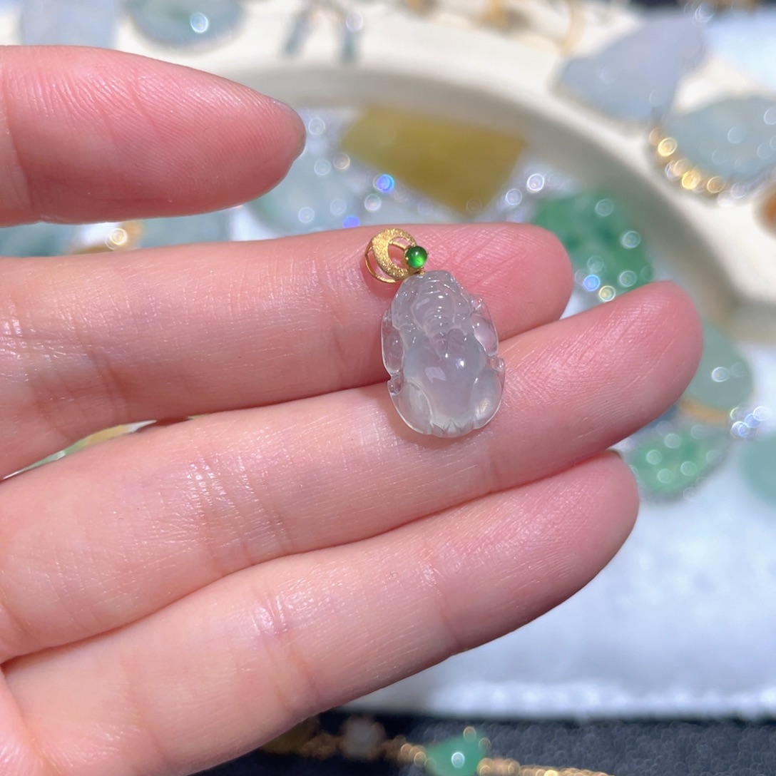 翡翠颈饰18K金镶嵌翡翠