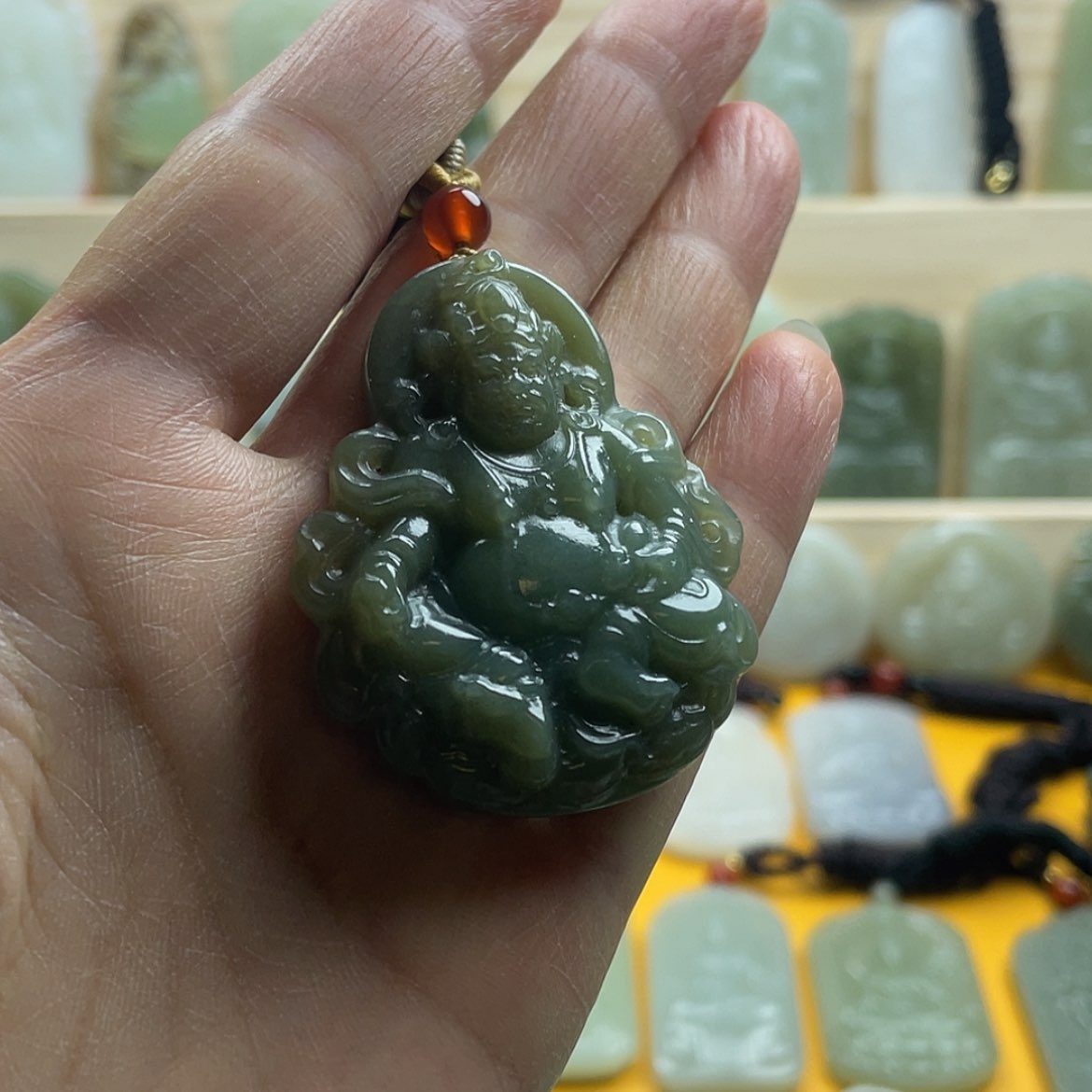 【闪购商品】双面雕黄财神吊坠