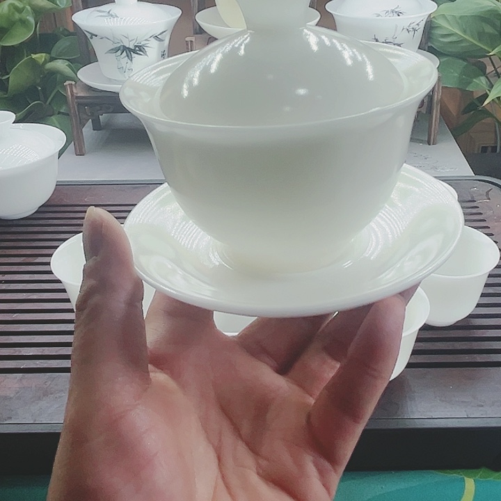 直播间如果有第一个这个价的话，你们随时可以