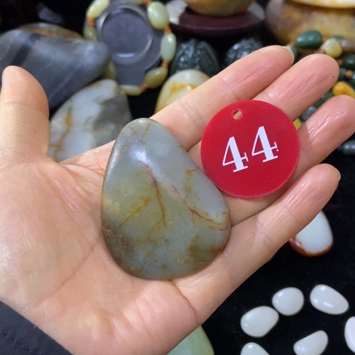 和田玉（糖玉）未镶嵌挂件