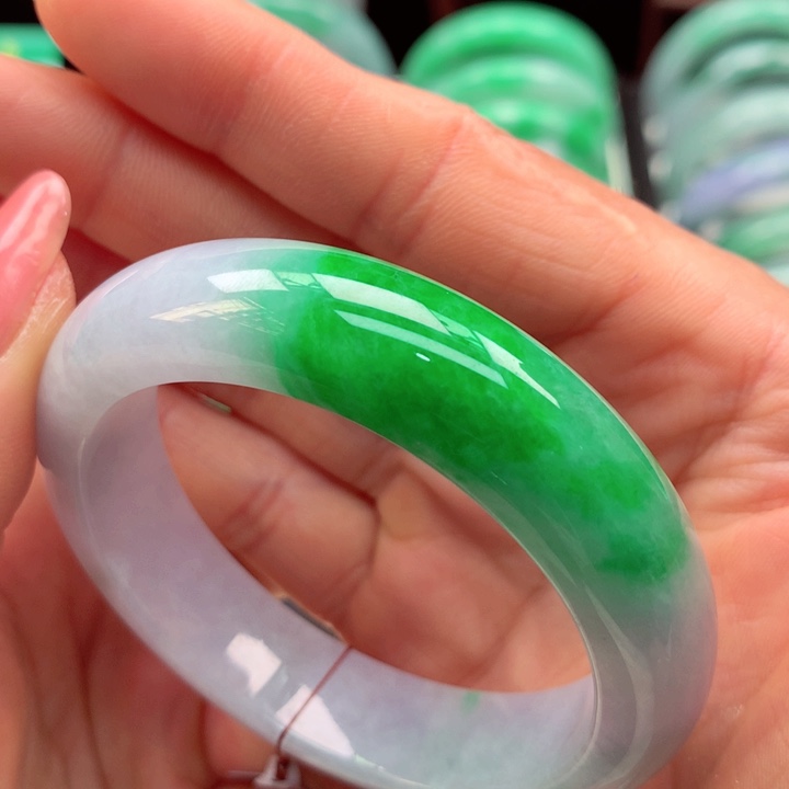 翡翠手镯未镶嵌天然翡翠手镯