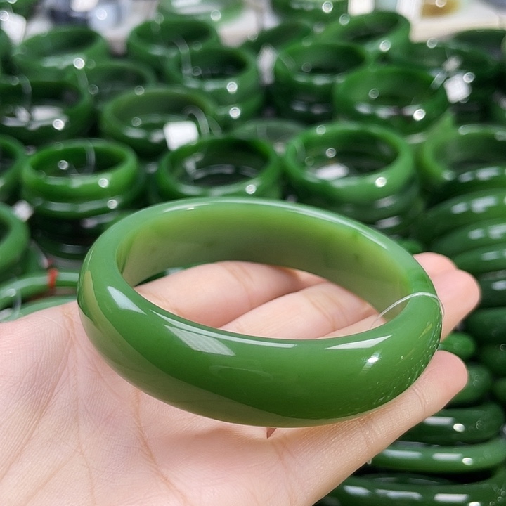 未镶嵌手镯和田玉（碧玉）