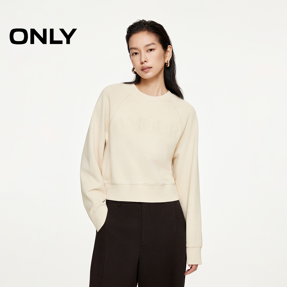 ONLY2025秋季新款百搭字母图案宽松插肩袖短款卫衣女|12549S005