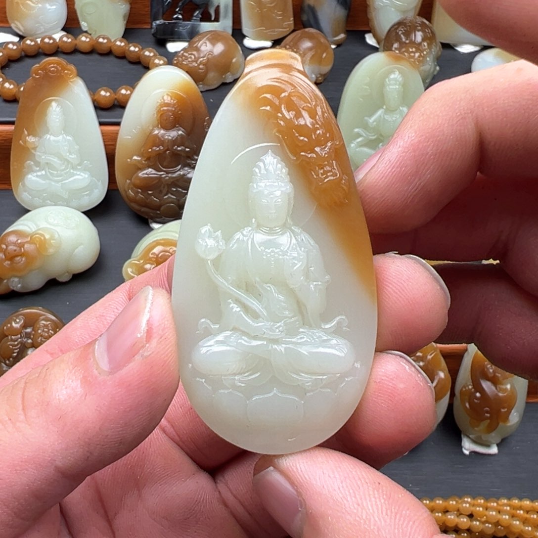 和田玉（糖玉）颈饰未镶嵌野***兵