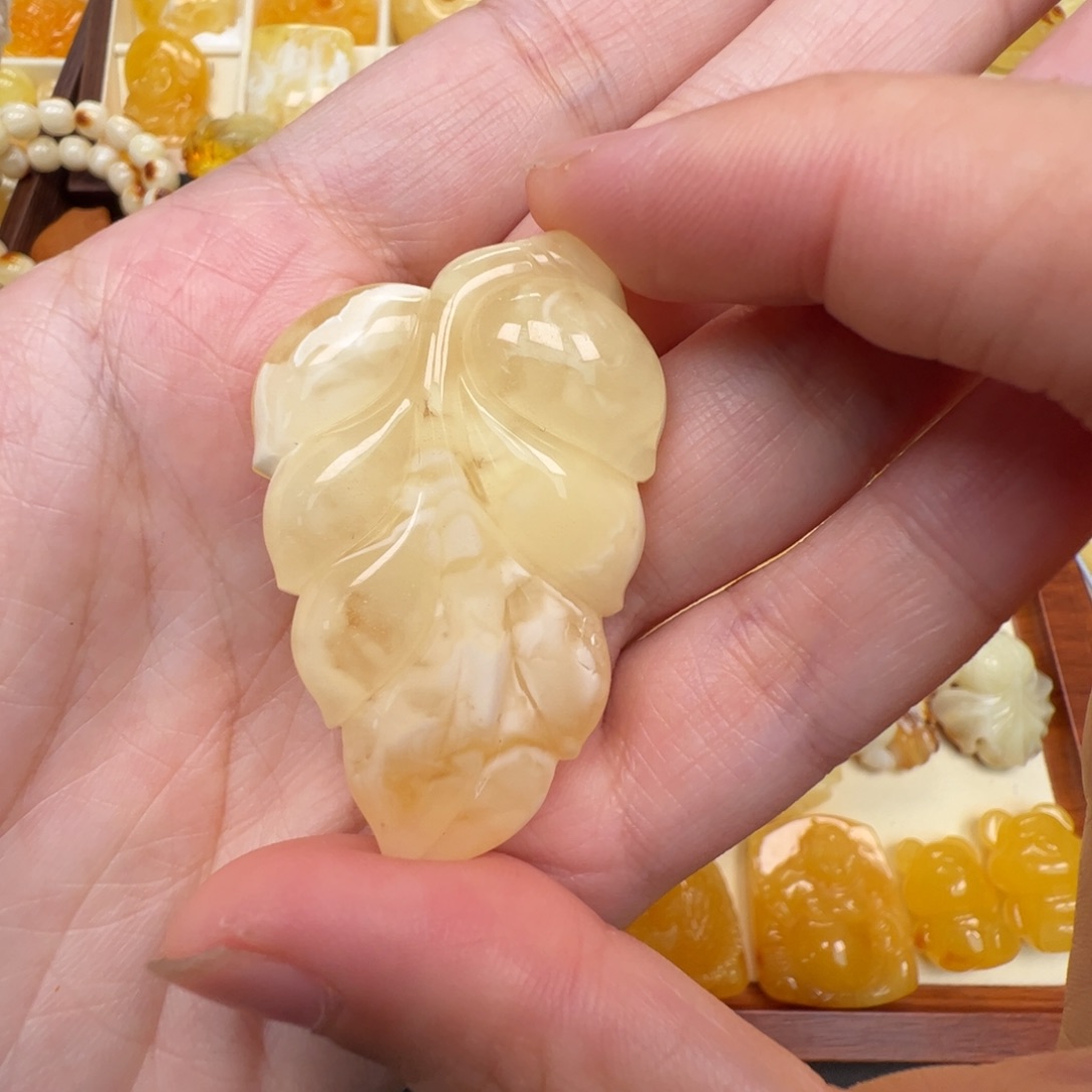 裸石琥珀未镶嵌蜜蜡