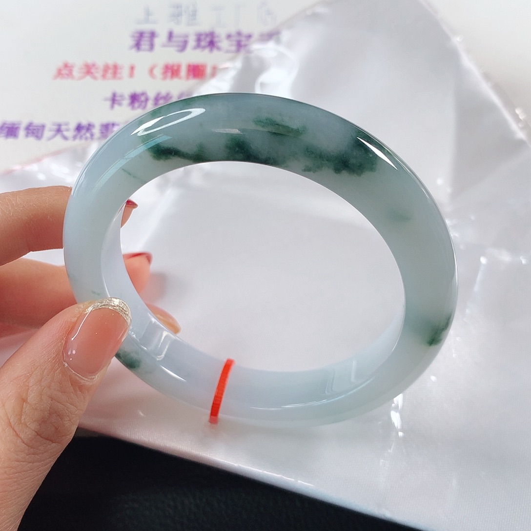 翡翠手镯未镶嵌 正圈