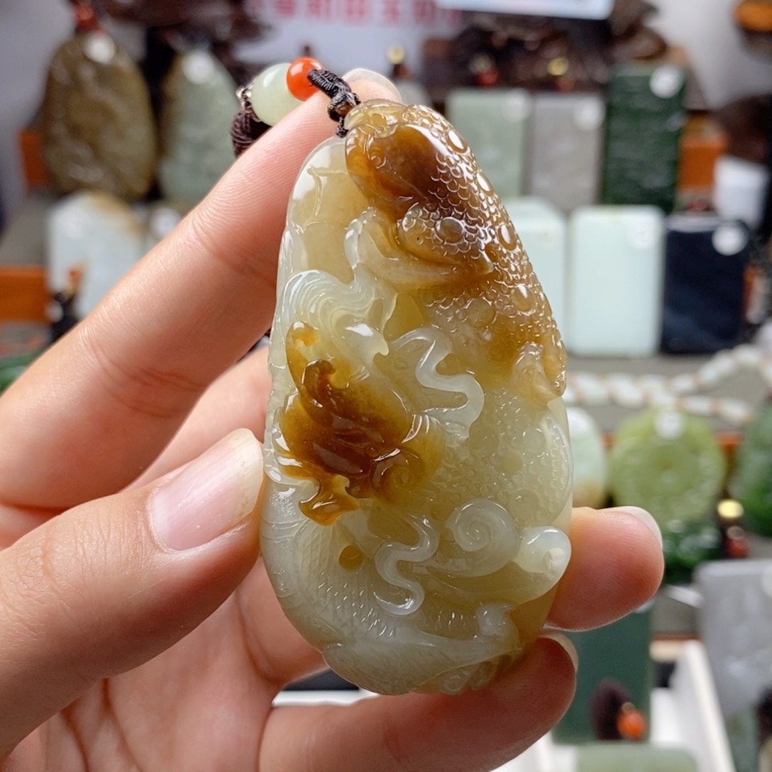 和田玉（糖玉）未镶嵌颈饰