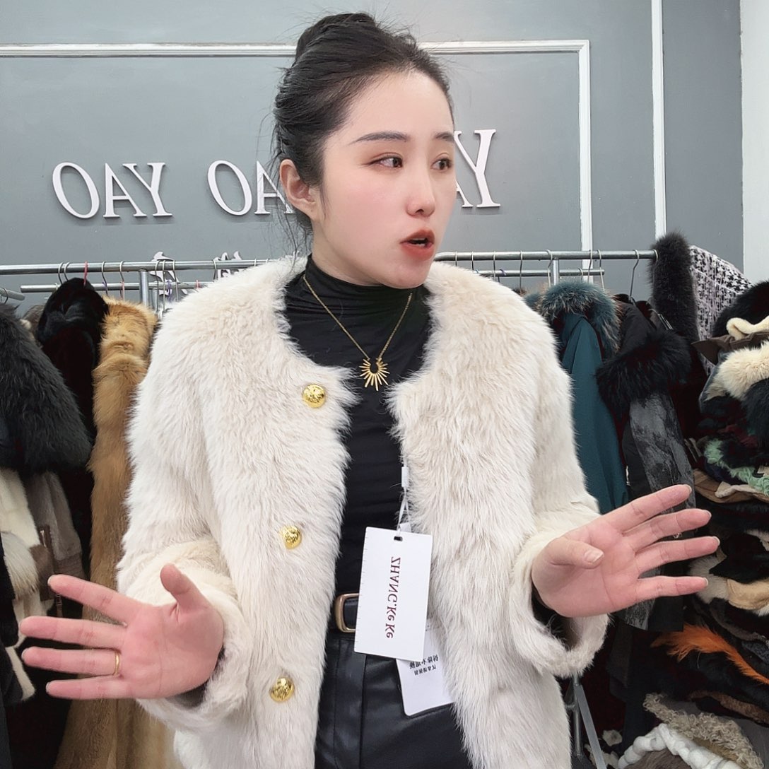 姚小妖家高端皮草